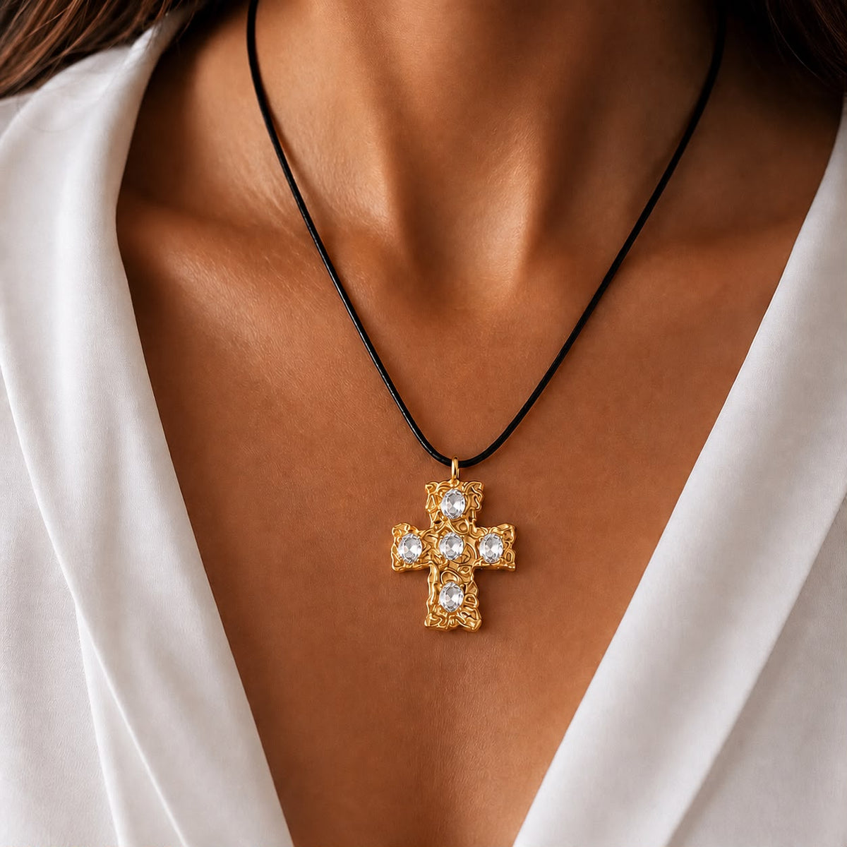 Collar Cruz Circón Multicolor / Blanco
